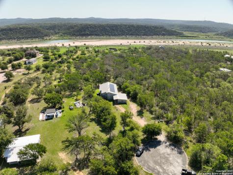 797 Glendale Road Spicewood TX 78669