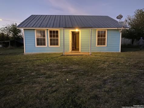 18827 County Road 5739 Castroville TX 78009