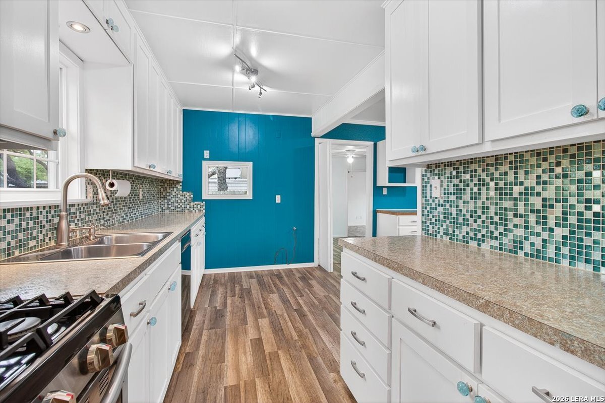 1521 S Mathis Rockport TX 78382