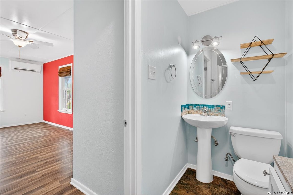 1521 S Mathis Rockport TX 78382