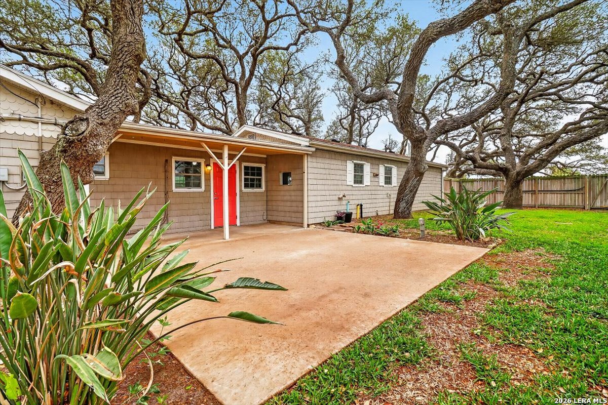 1521 S Mathis Rockport TX 78382