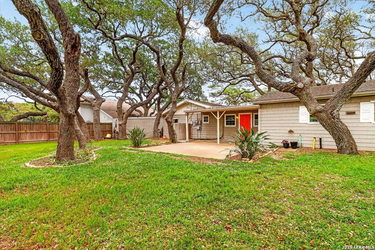 1521 S Mathis Rockport TX 78382