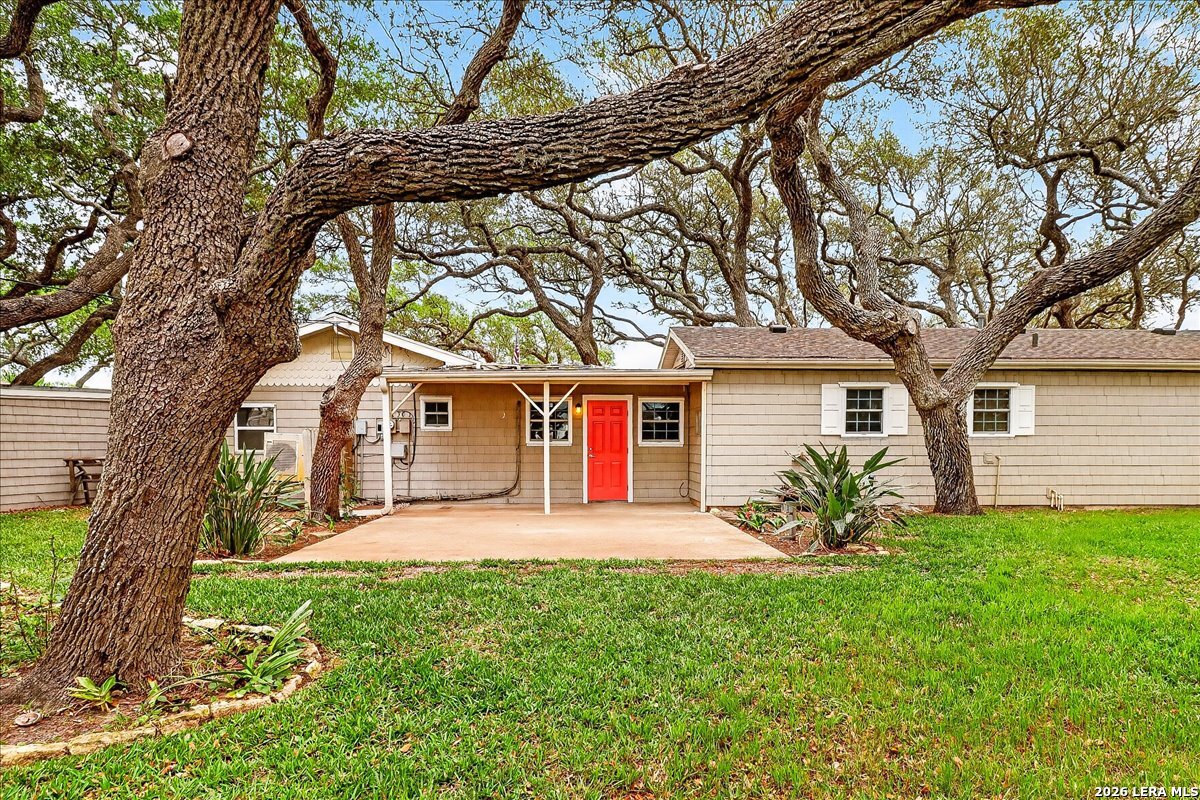 1521 S Mathis Rockport TX 78382