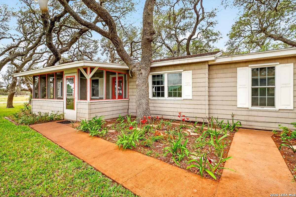 1521 S Mathis Rockport TX 78382