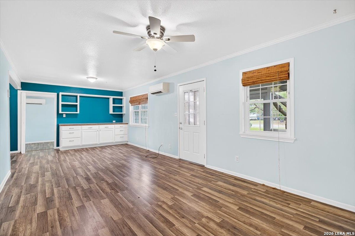 1521 S Mathis Rockport TX 78382