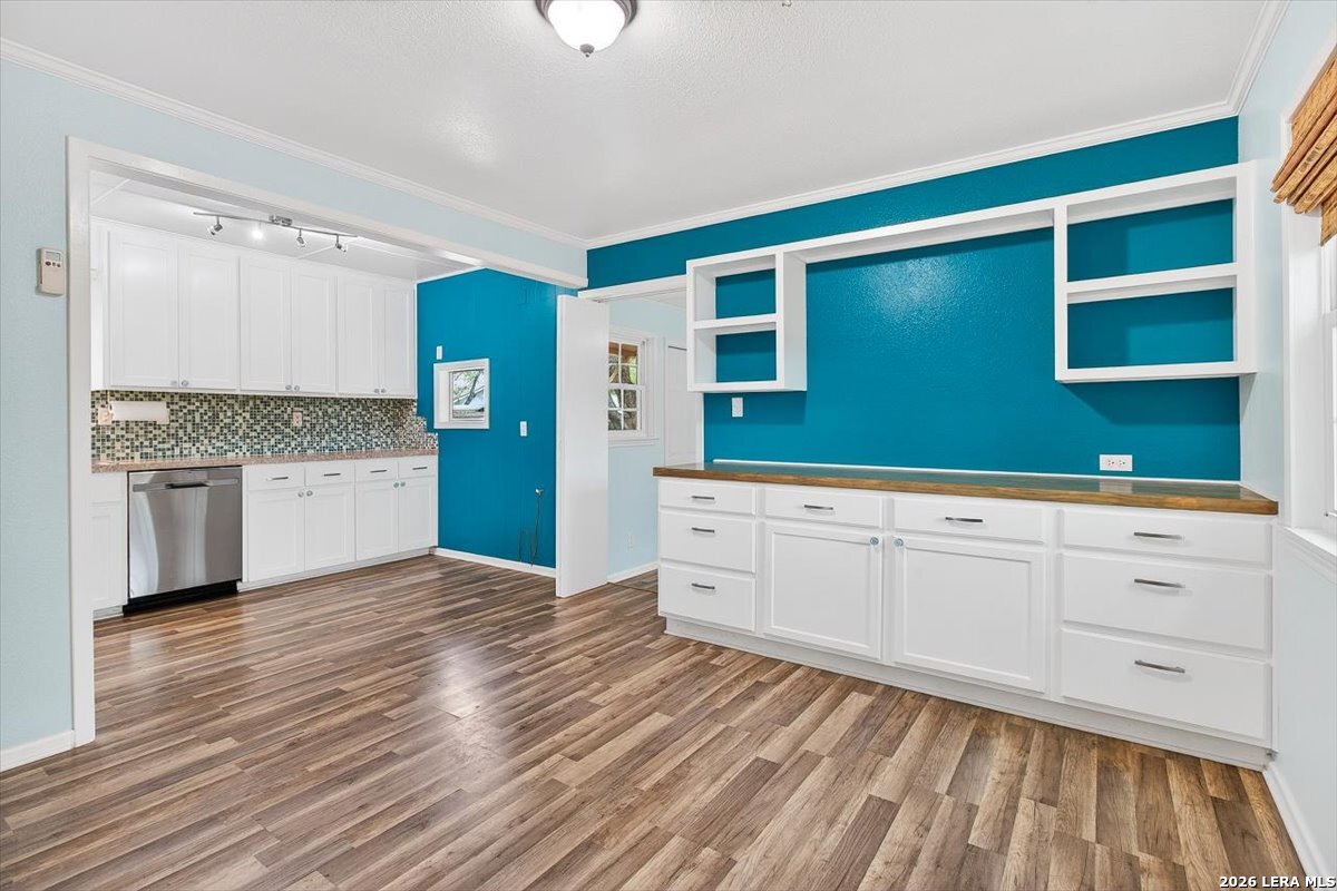 1521 S Mathis Rockport TX 78382