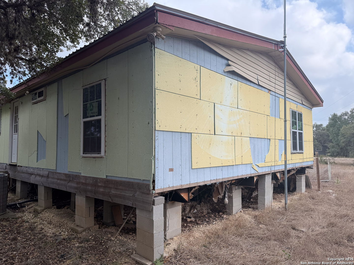473 Mills Pipe Creek TX 78063