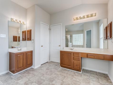 2122 Cardigan Hill San Antonio TX 78232