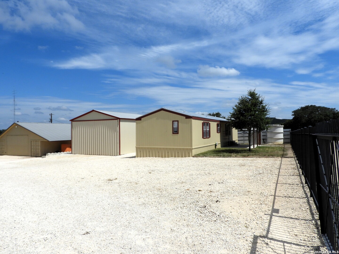10766 Park Road 37 Lakehills TX 78063