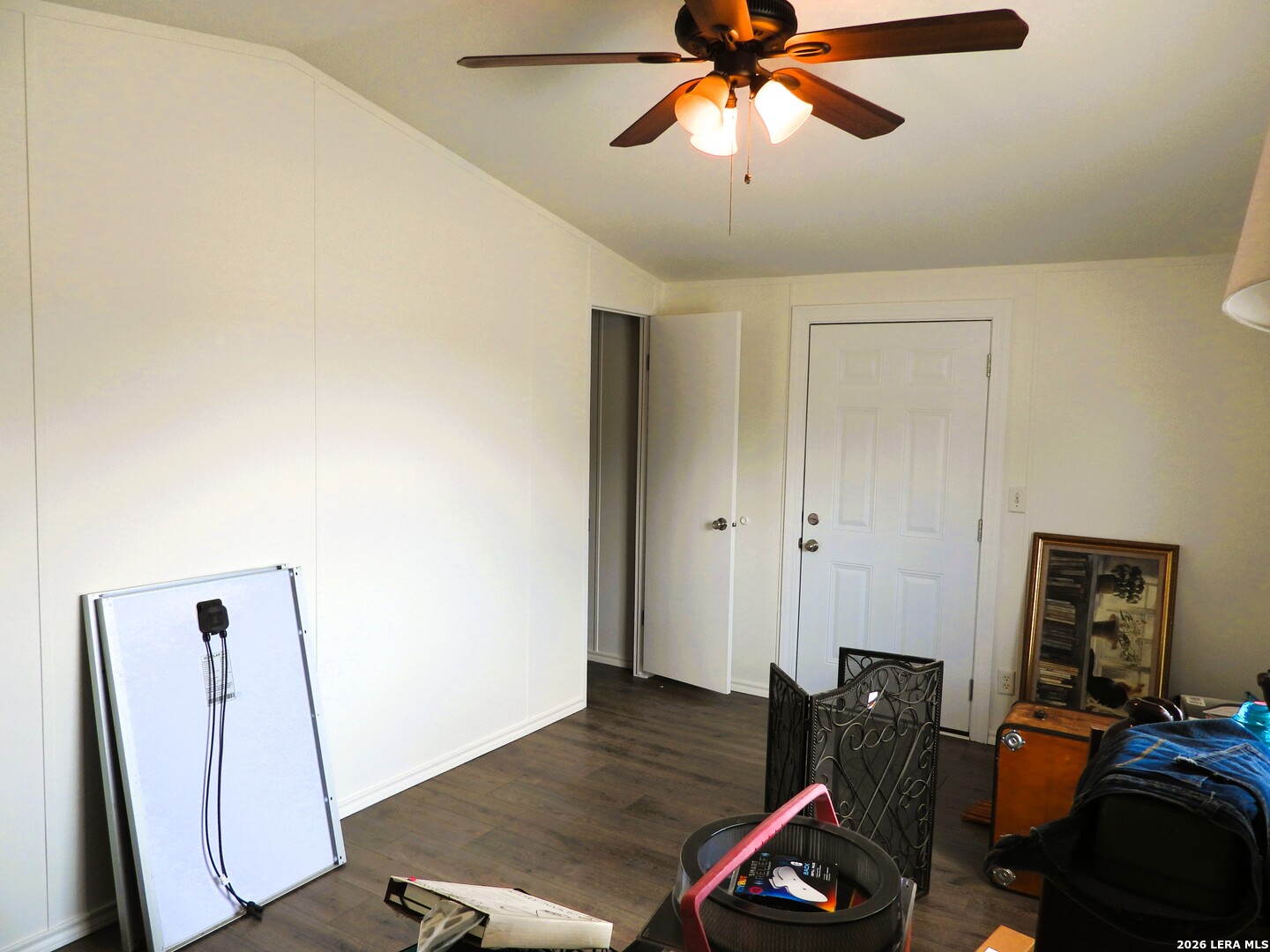 10766 Park Road 37 Lakehills TX 78063