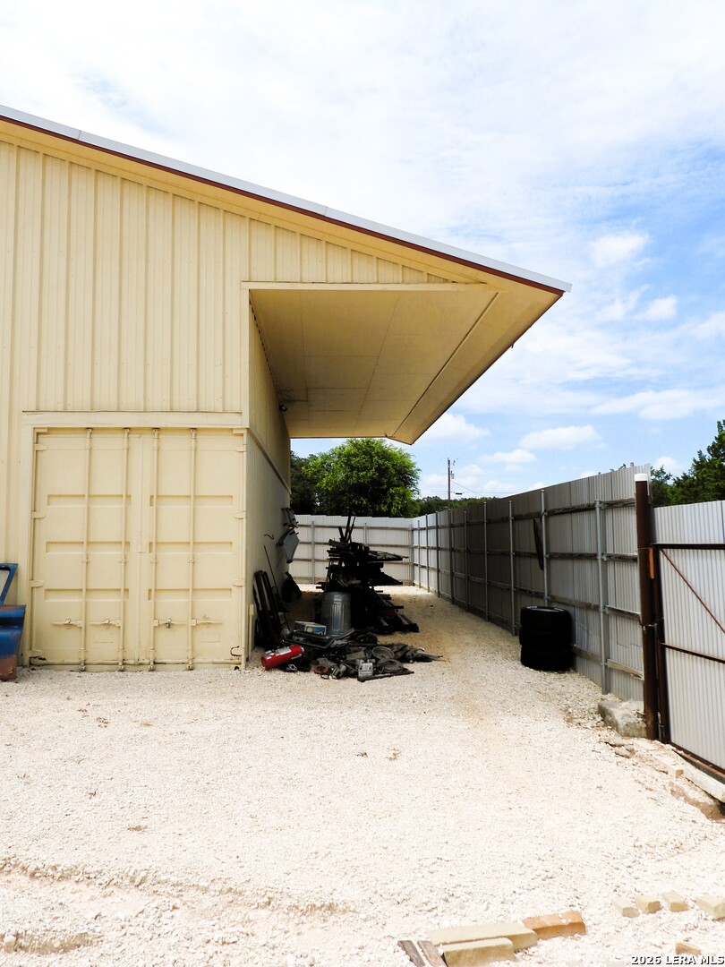 10766 Park Road 37 Lakehills TX 78063