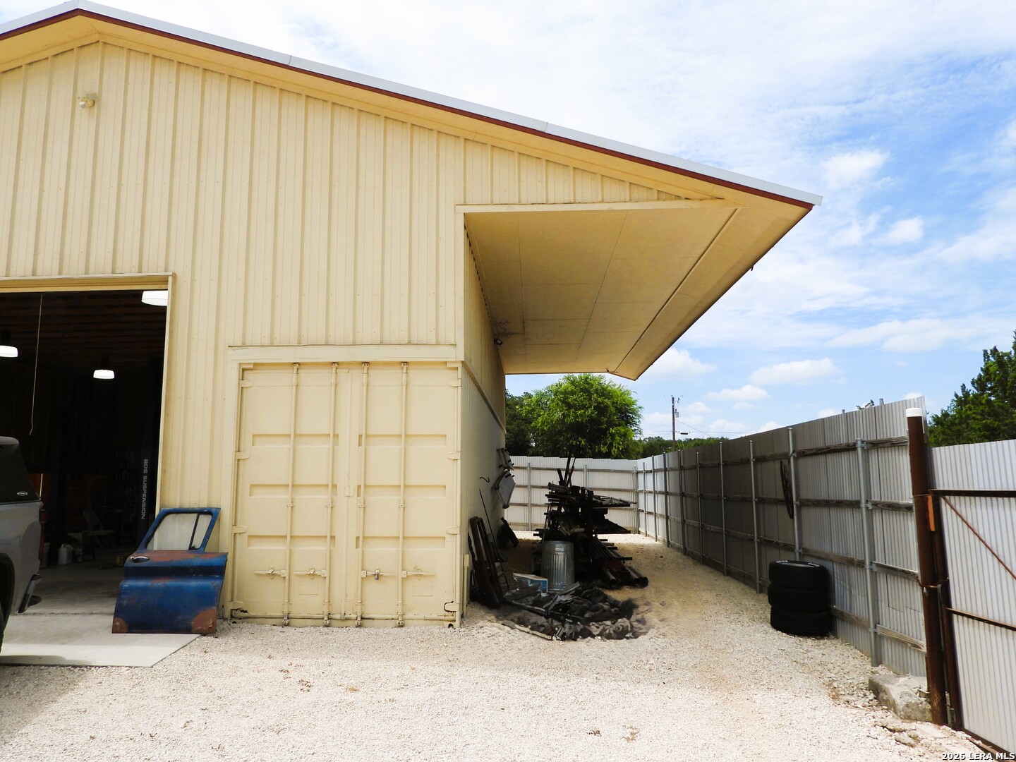 10766 Park Road 37 Lakehills TX 78063