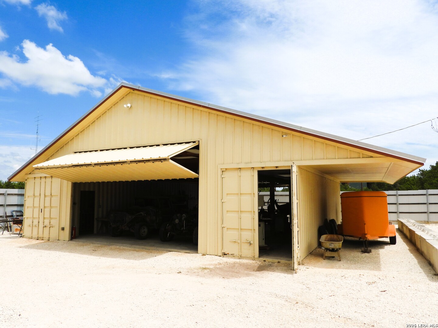 10766 Park Road 37 Lakehills TX 78063