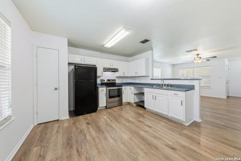 527 Roosevelt Seguin TX 78155