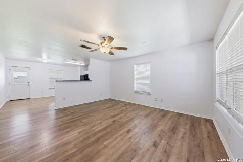 527 Roosevelt Seguin TX 78155