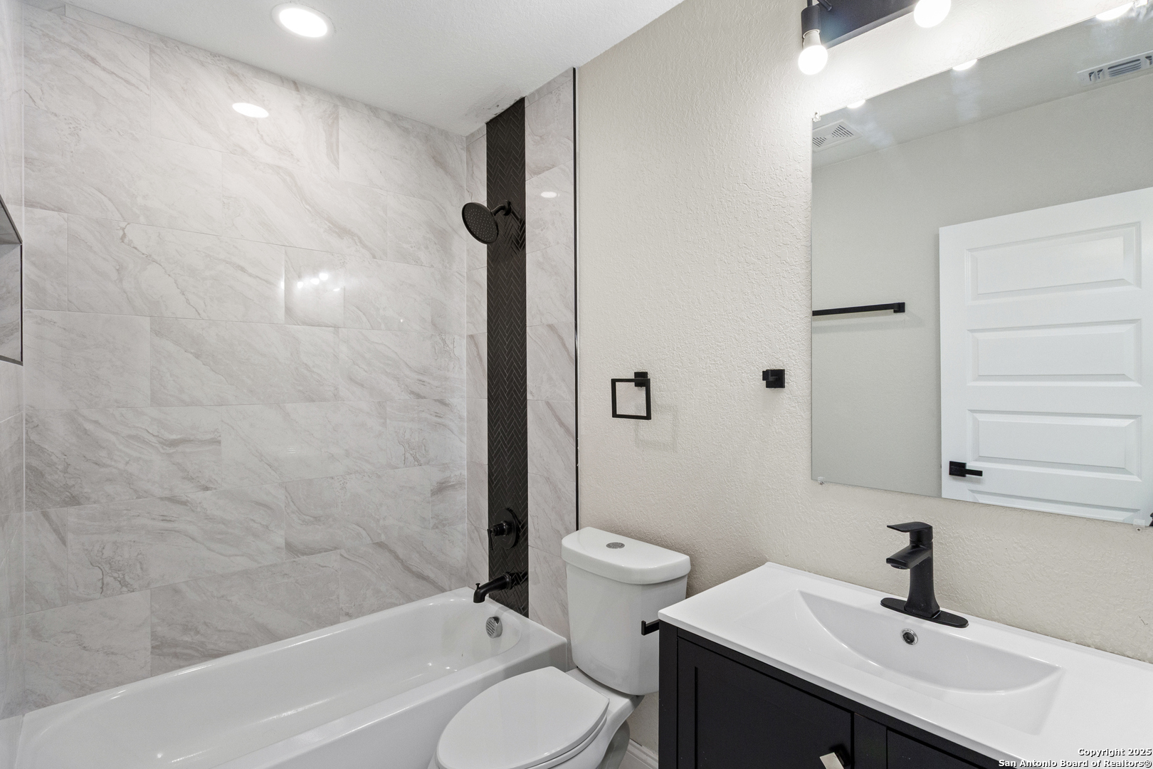 2210 Crockett San Antonio TX 78202