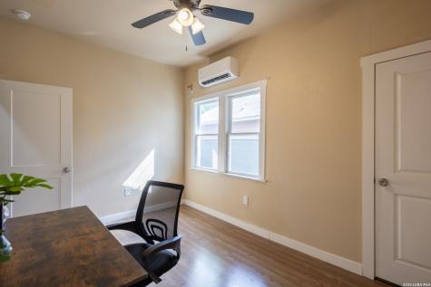 1010 W Lynwood Avenue San Antonio TX 78201