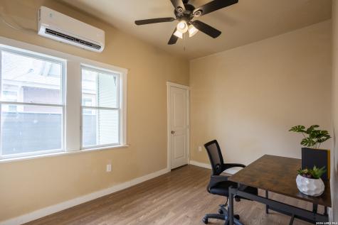 1010 W Lynwood Avenue San Antonio TX 78201