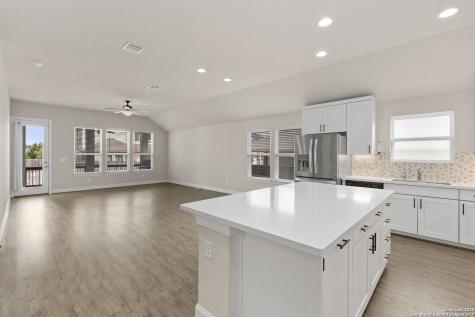 6533 Crockett Cove Schertz TX 78108