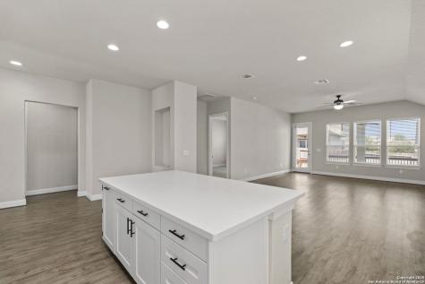 6533 Crockett Cove Schertz TX 78108