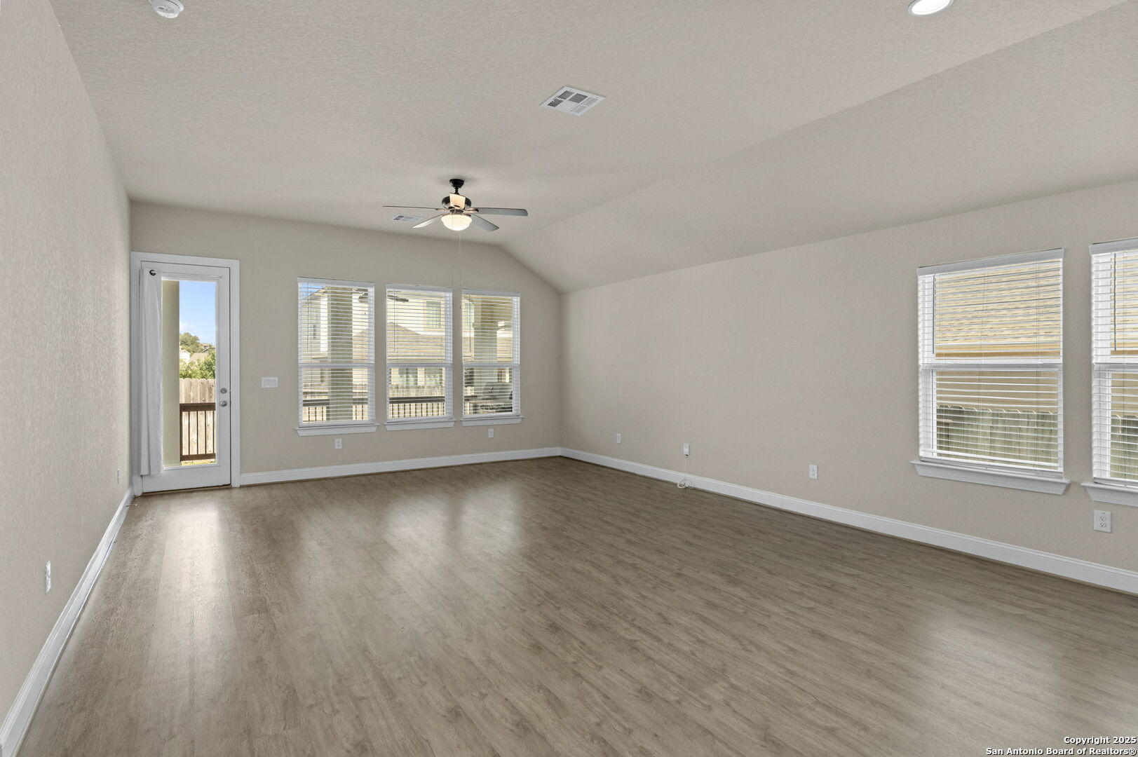 6533 Crockett Cove Schertz TX 78108