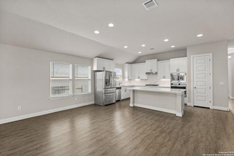 6533 Crockett Cove Schertz TX 78108