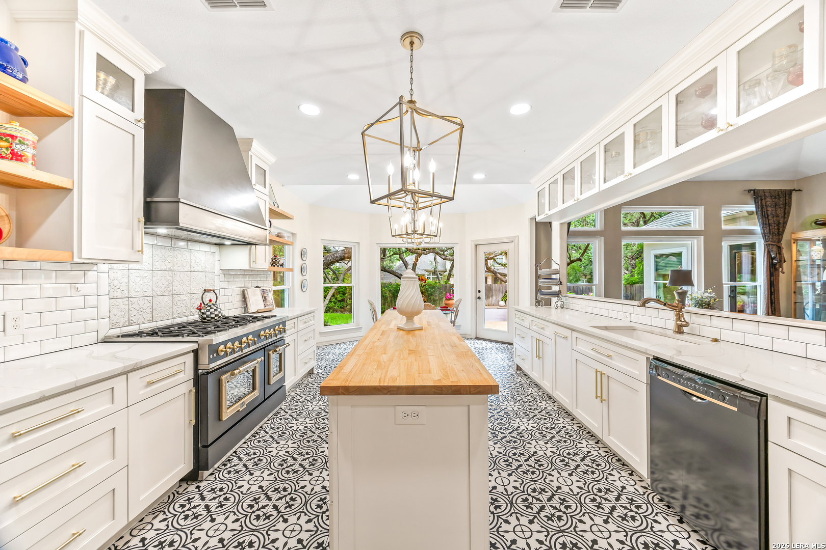 49 N Inwood Heights San Antonio TX 78248