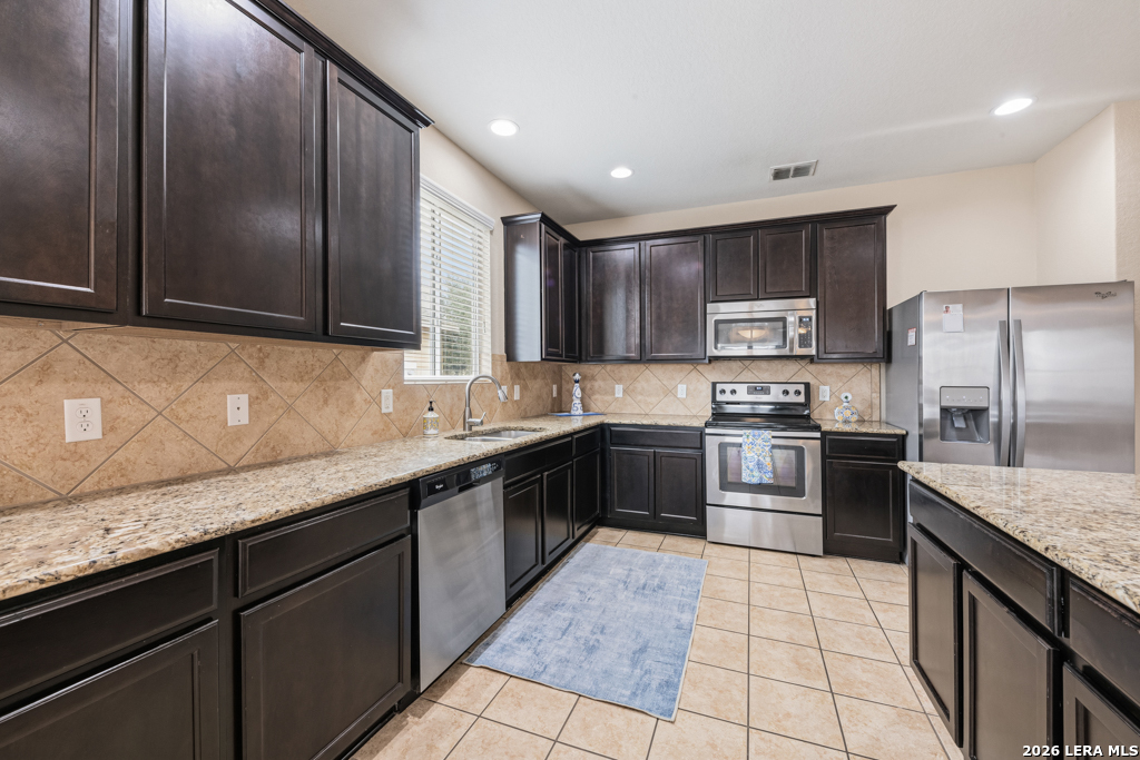 7410 Derby Vista Selma TX 78154