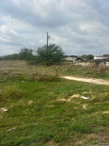 500 S Nixon Avenue Nixon TX 78140