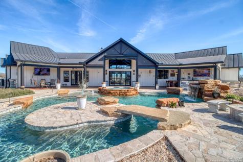 2021 Fm 3240 Bandera TX 78003