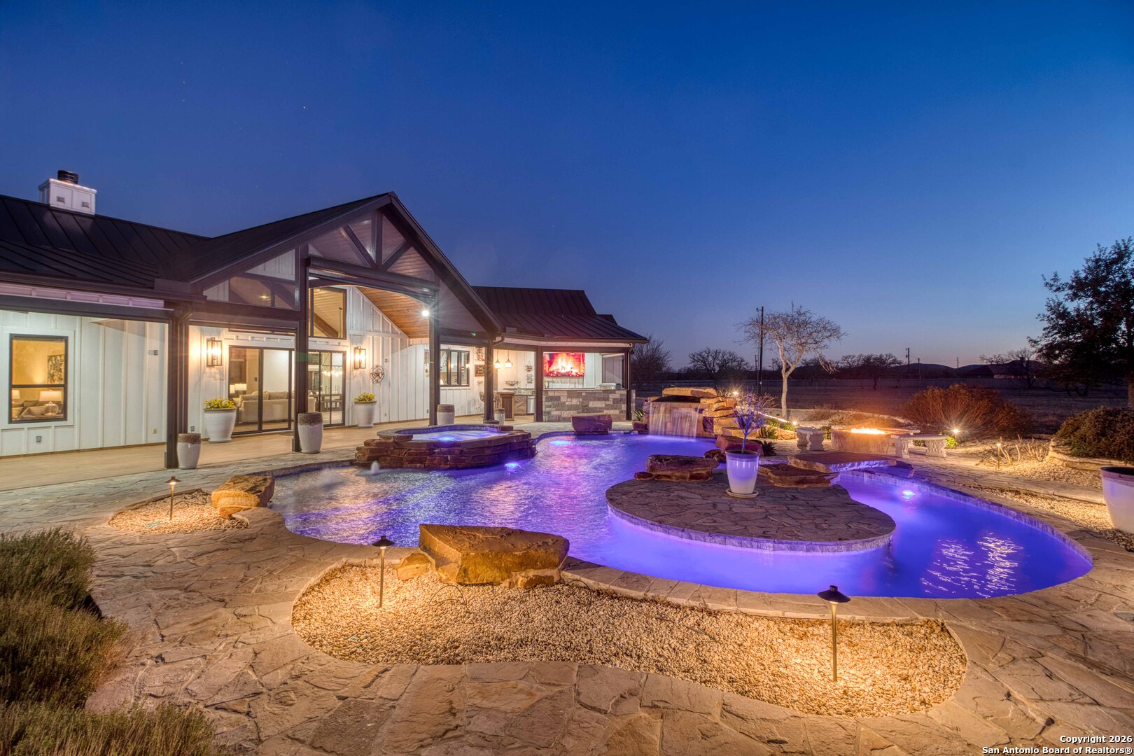 2021 Fm 3240 Bandera TX 78003