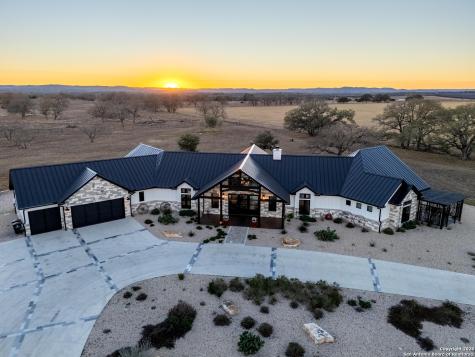 2021 Fm 3240 Bandera TX 78003