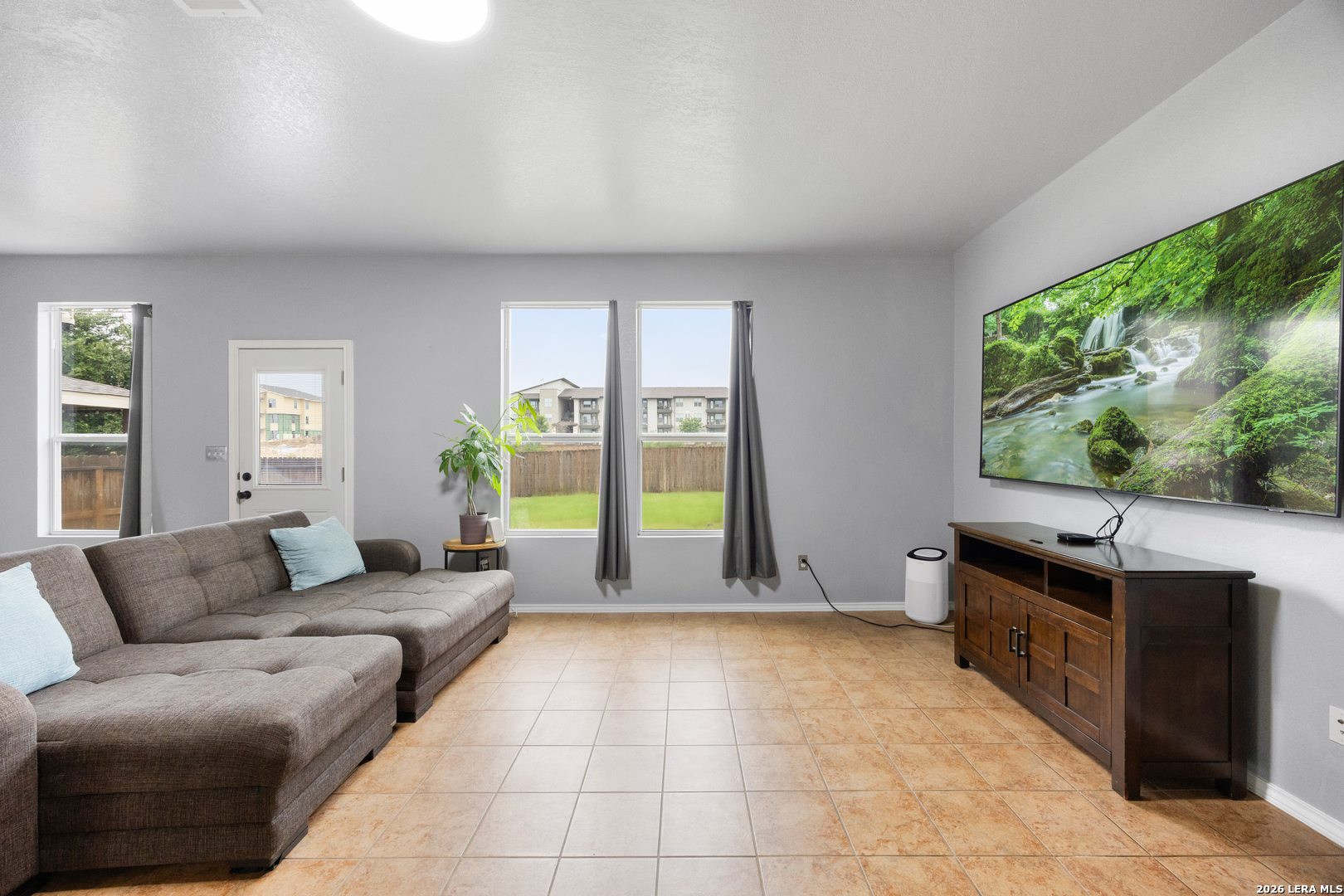 7418 Derby Vista Selma TX 78154