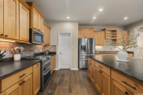 789 Privilege Estates Pipe Creek TX 78063