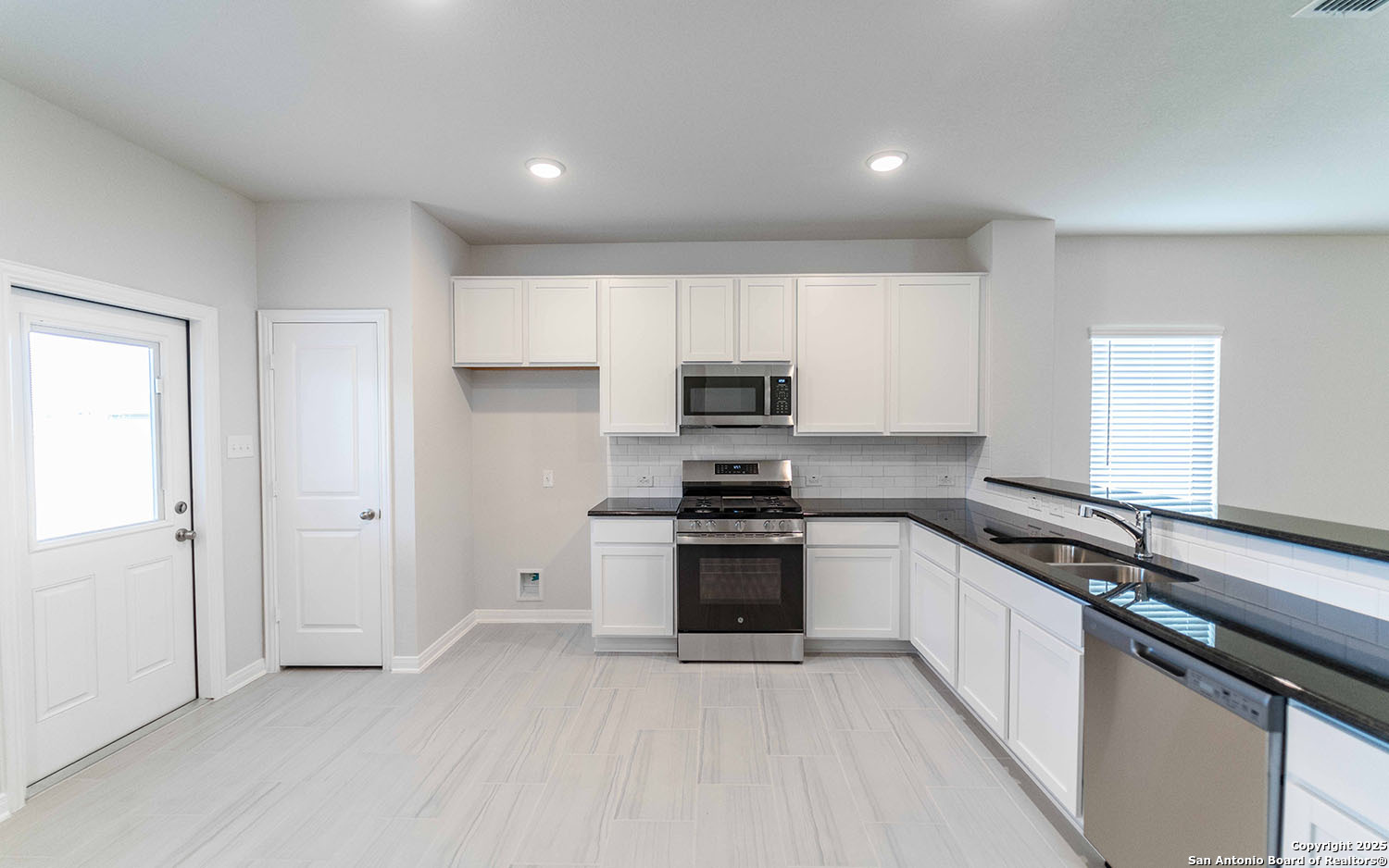 6523 Scooby Acres San Antonio TX 78253