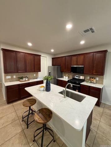 4135 Woodbridge Way San Antonio TX 78257