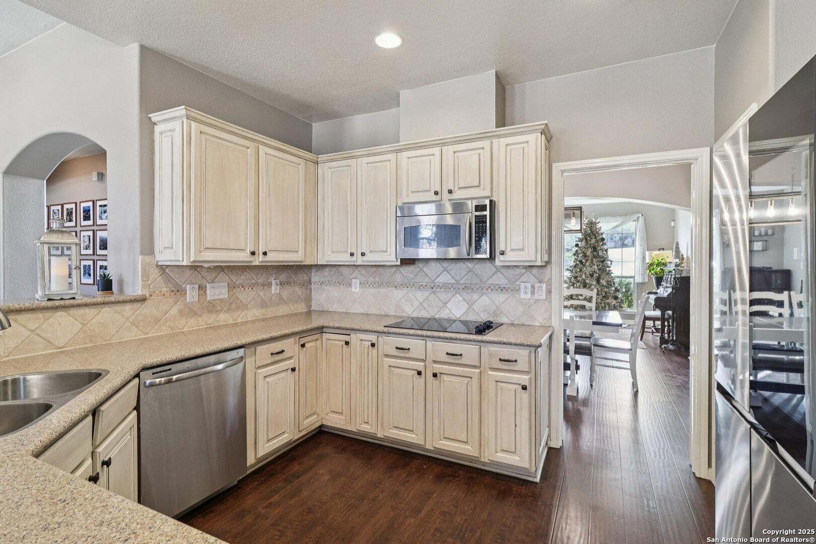407 Mesa Canyon San Antonio TX 78258