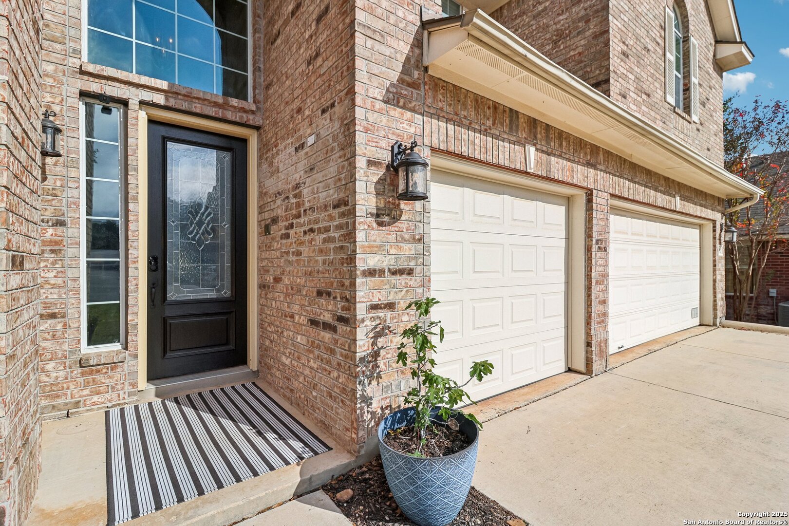 407 Mesa Canyon San Antonio TX 78258