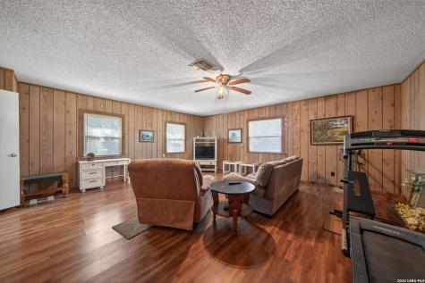 3706 Petry Drive Kirby TX 78219