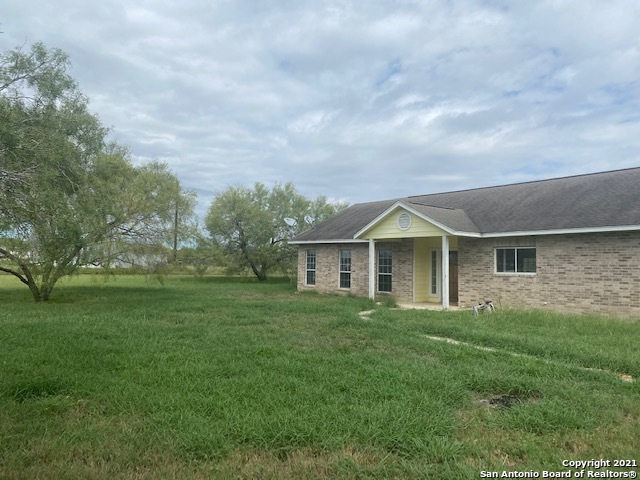 455 Country Trail Pleasanton TX 78064