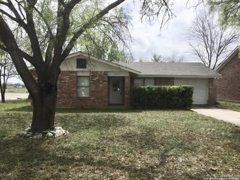 2201 21st Street Hondo TX 78861