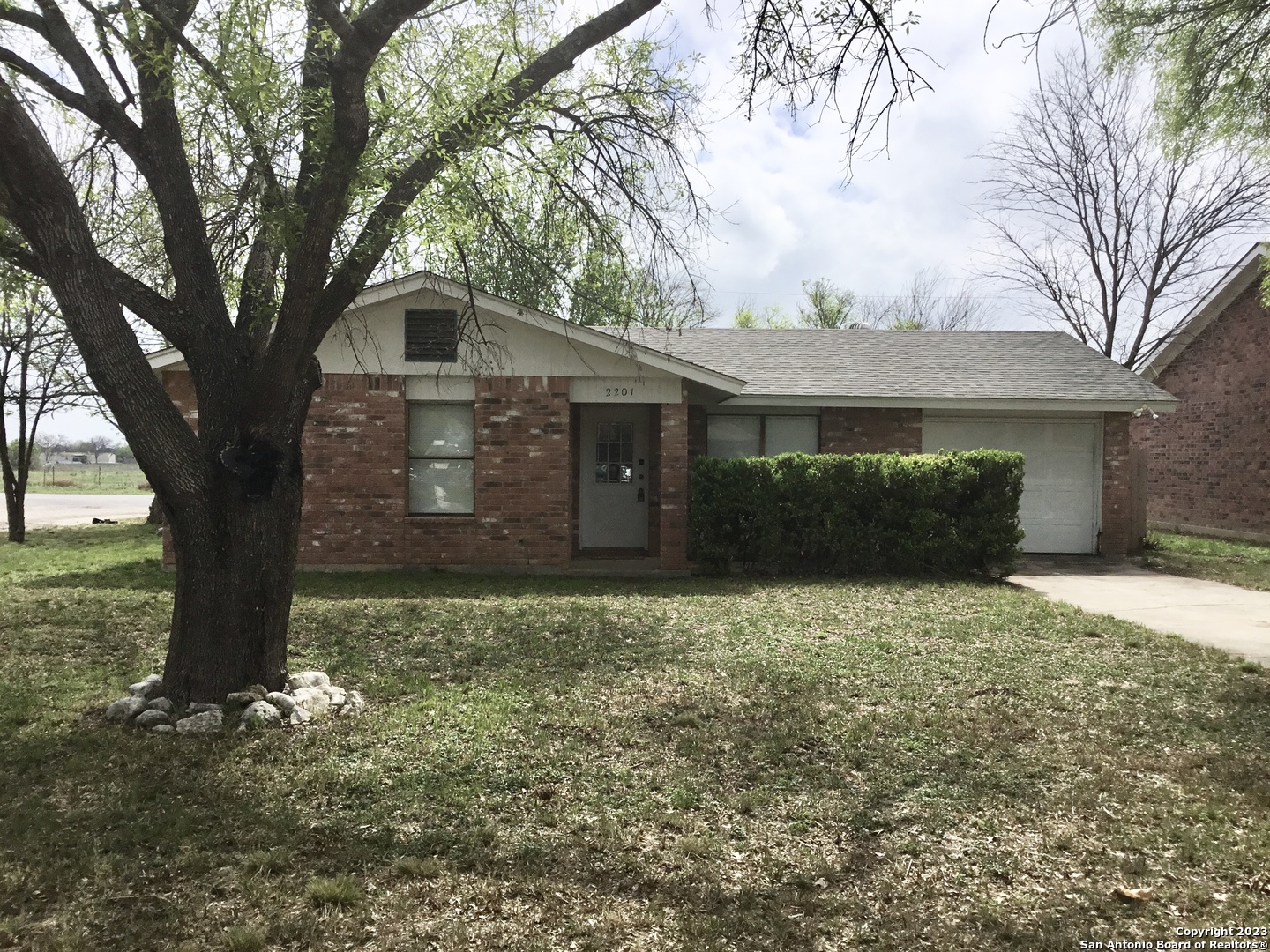 2201 21st Street Hondo TX 78861