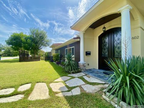 602 E Nottingham Drive San Antonio TX 78209