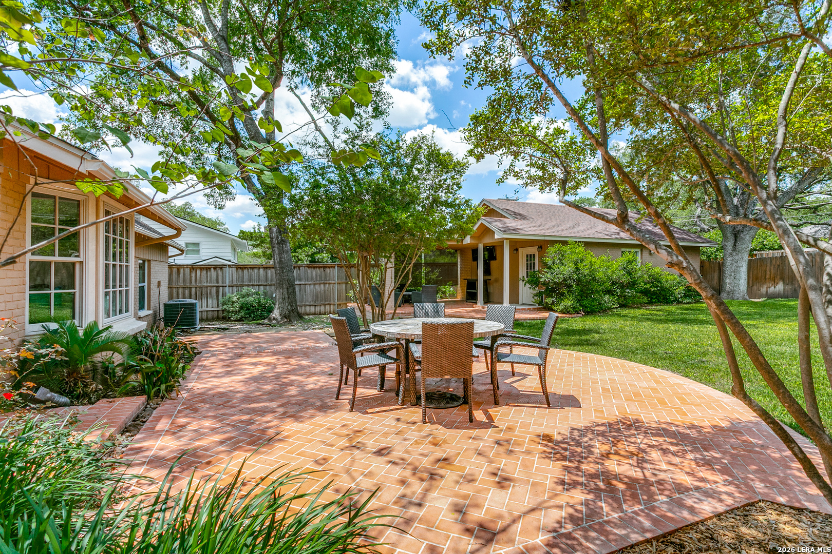 2219 Woodmen San Antonio TX 78209