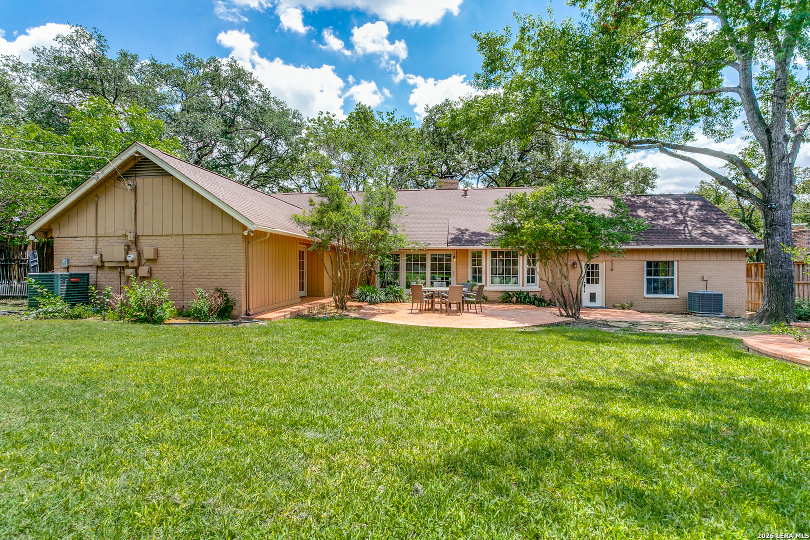 2219 Woodmen San Antonio TX 78209