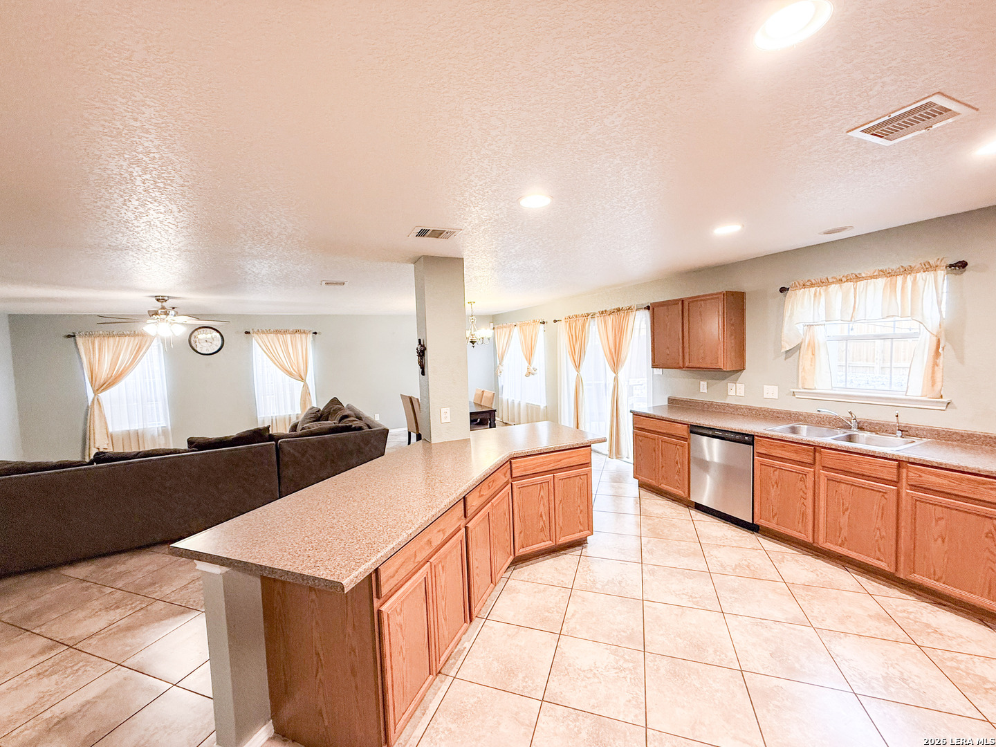 718 Barrow Peak San Antonio TX 78251