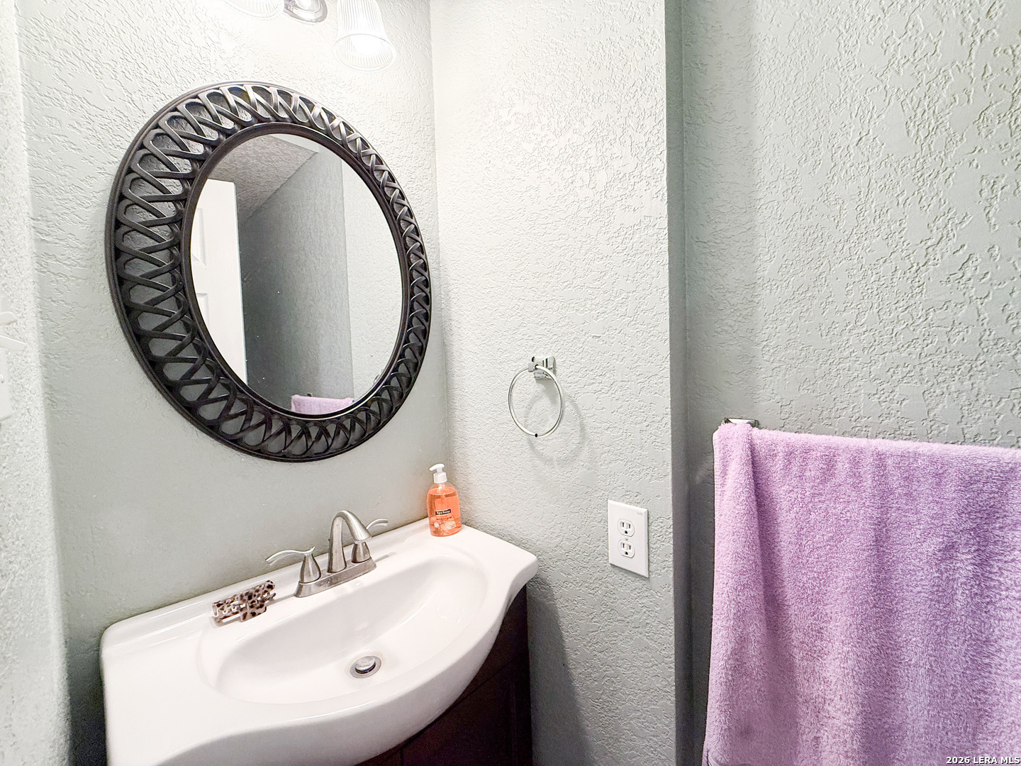 718 Barrow Peak San Antonio TX 78251