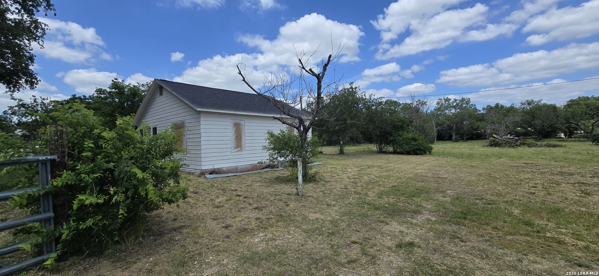 706 Devine Drive Devine TX 78016