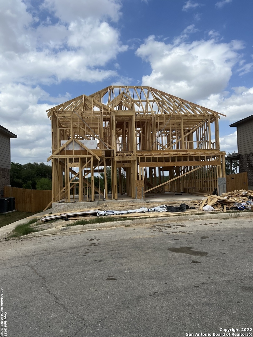 1302 Crow Court San Antonio TX 78245