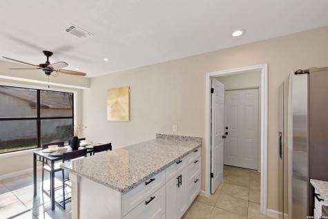 9807 Sugarloaf Drive San Antonio TX 78245